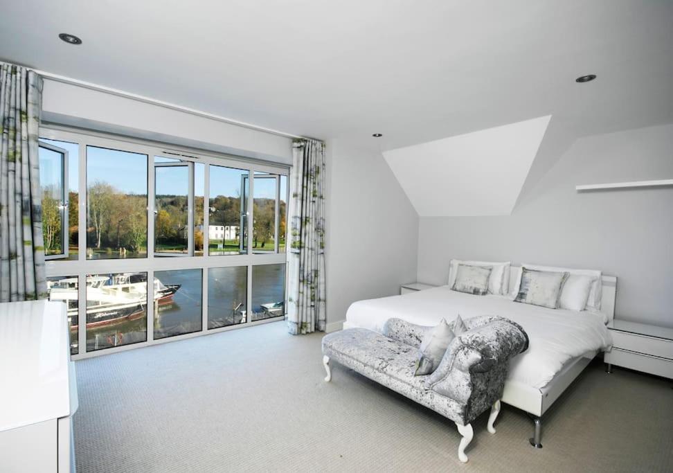 The Oars - Riverfront Property Henley-on-Thames Exterior photo