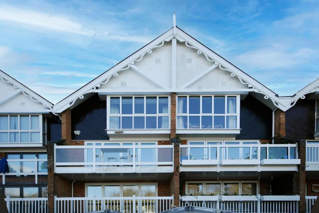 The Oars - Riverfront Property Henley-on-Thames Exterior photo