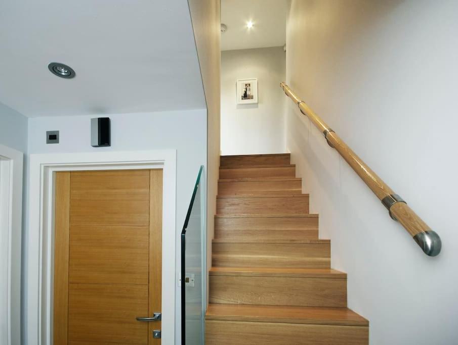 The Oars - Riverfront Property Henley-on-Thames Exterior photo
