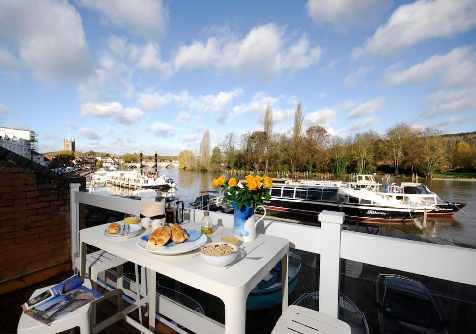 The Oars - Riverfront Property Henley-on-Thames Exterior photo