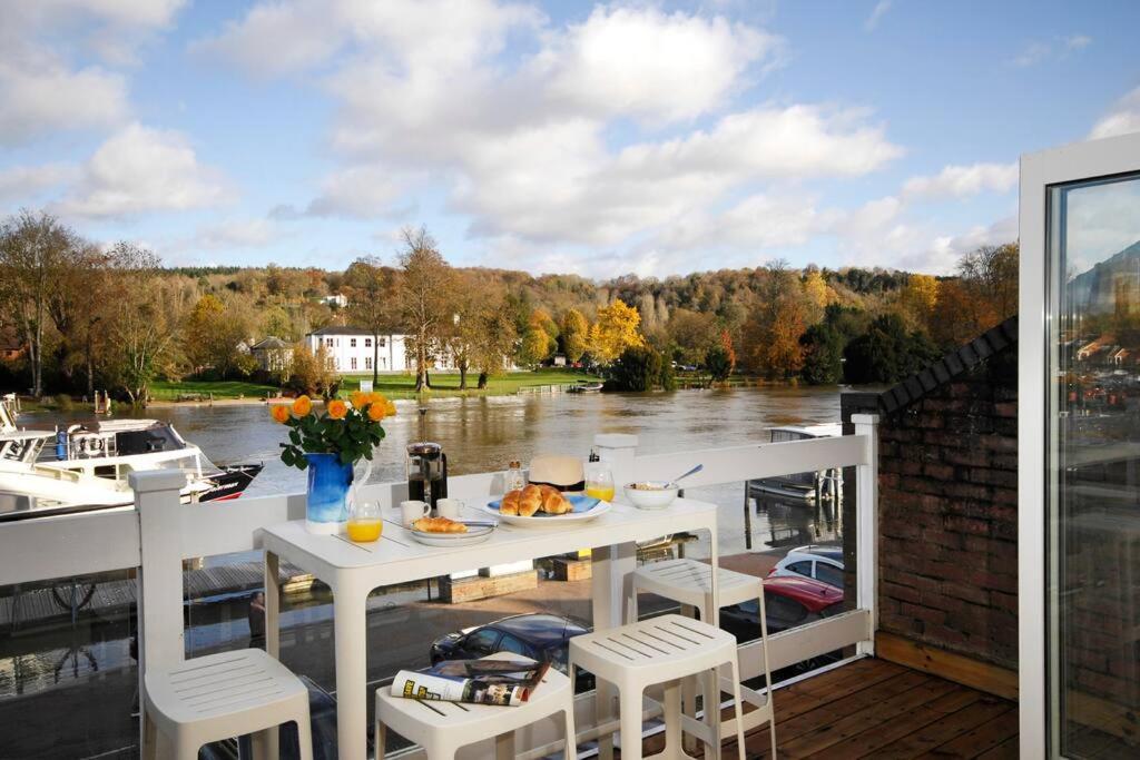 The Oars - Riverfront Property Henley-on-Thames Exterior photo