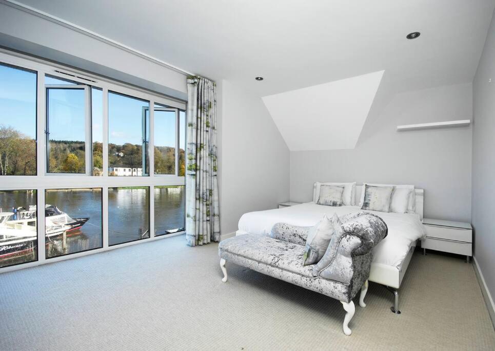 The Oars - Riverfront Property Henley-on-Thames Exterior photo